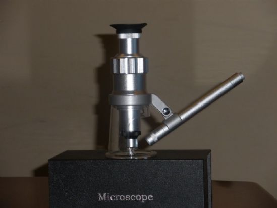 זיהוי זיופים בעזרת מיקרוסקופ משוכלל